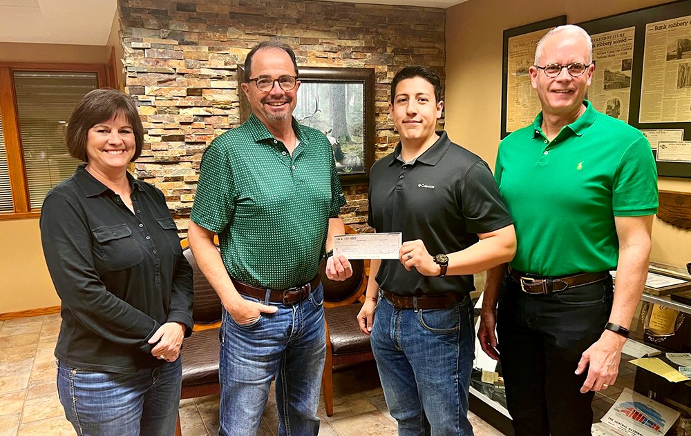 Central National Bank sponsors pickleball event