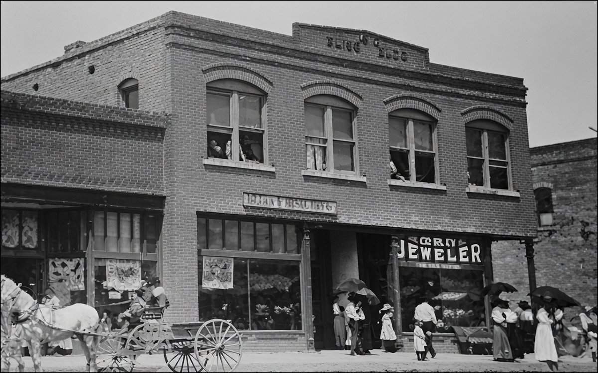 Historic photo of the Bliss Building at East First Street and East Ave. D in downtown Heavener, Oklahoma